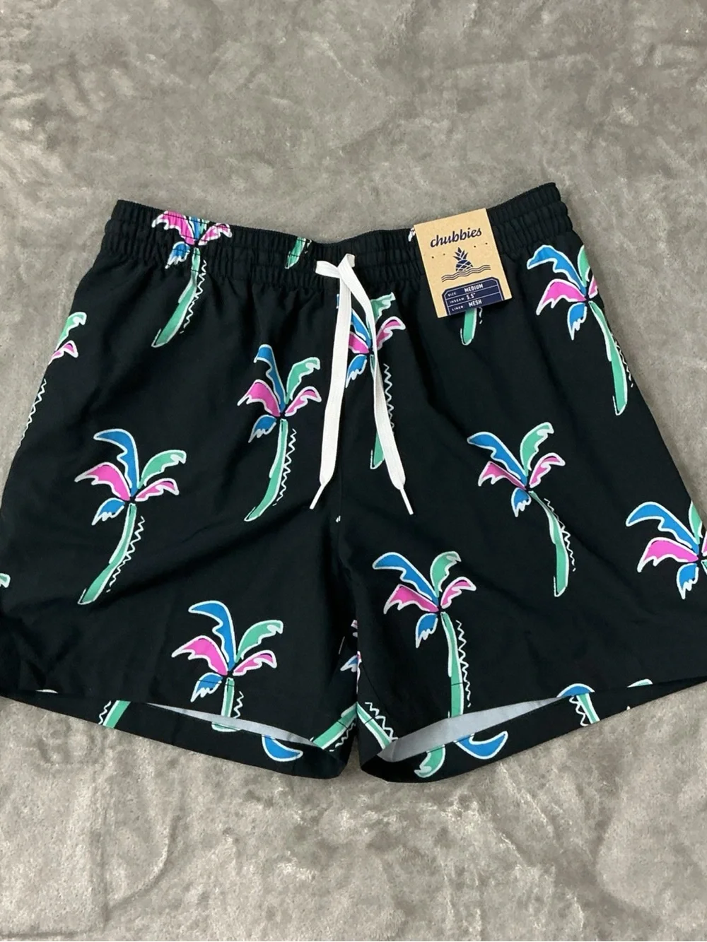 Chubbies Havana Nights Stretch 5.5” Swim Trunks Men’s Medium mesh liner NWT